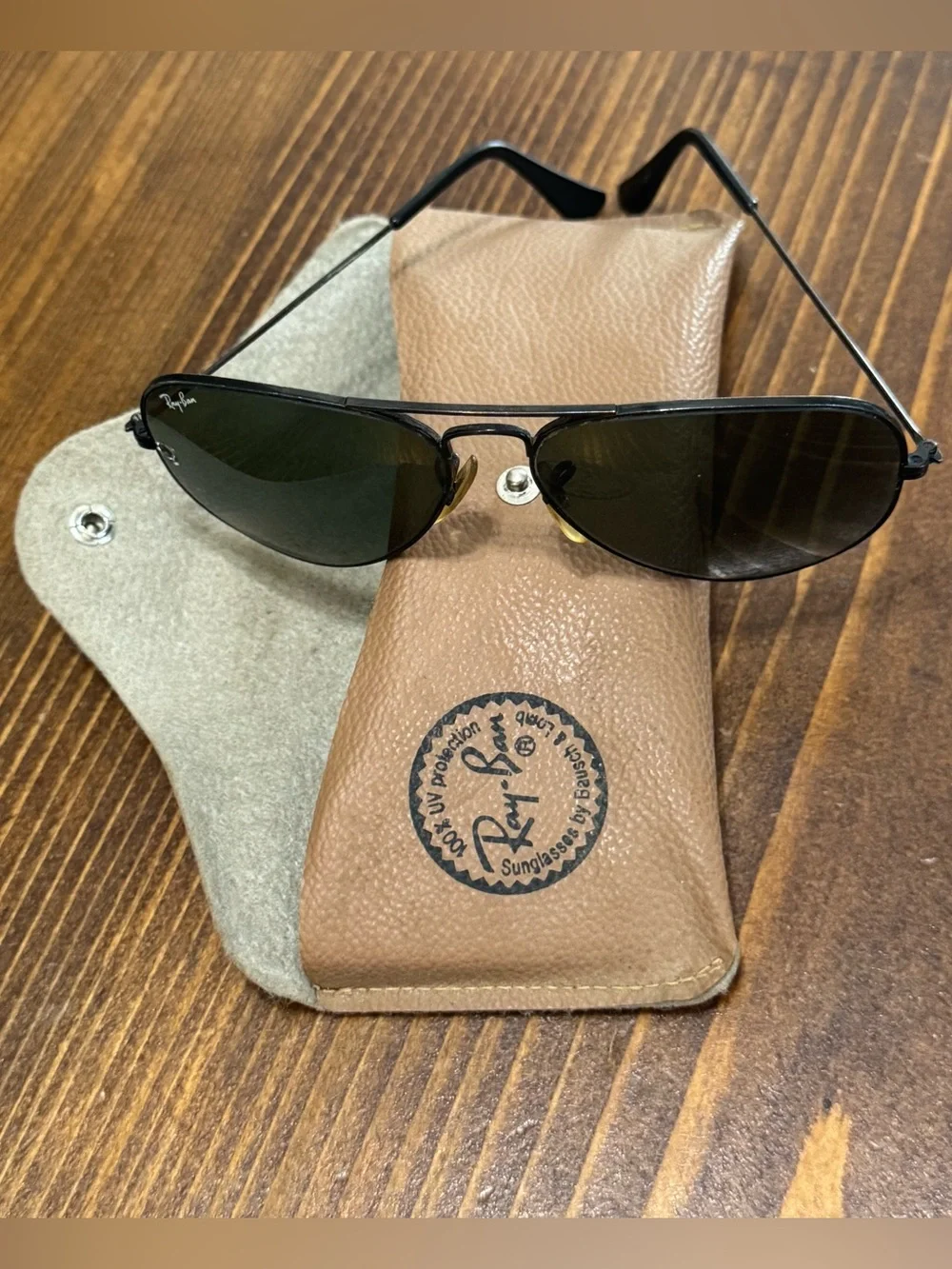 Vintage Ray-Ban B&L Aviator L2823 VUAS Black Sunglasses USA with Original Case